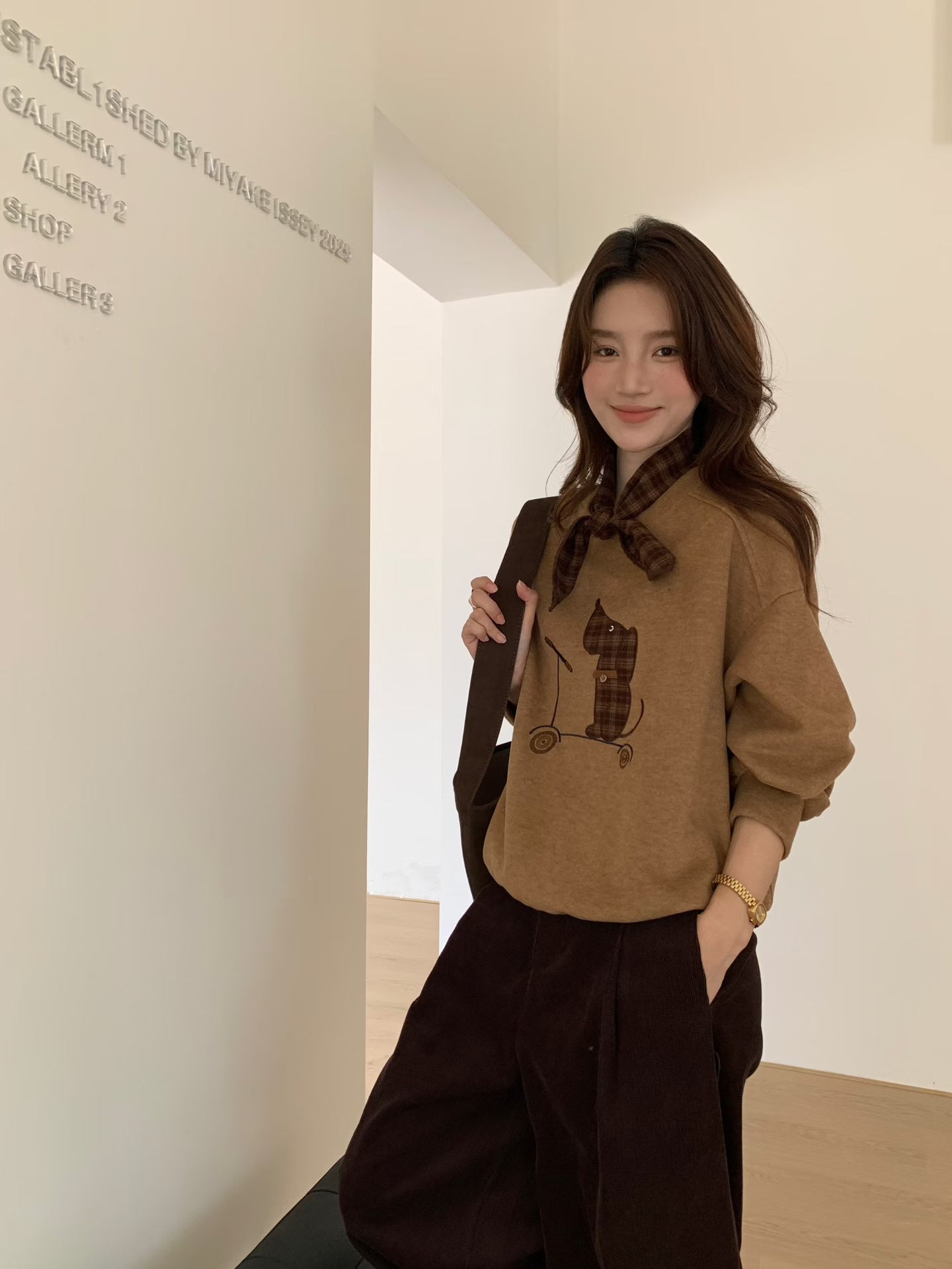 // 滑板小狗連絲巾衛衣