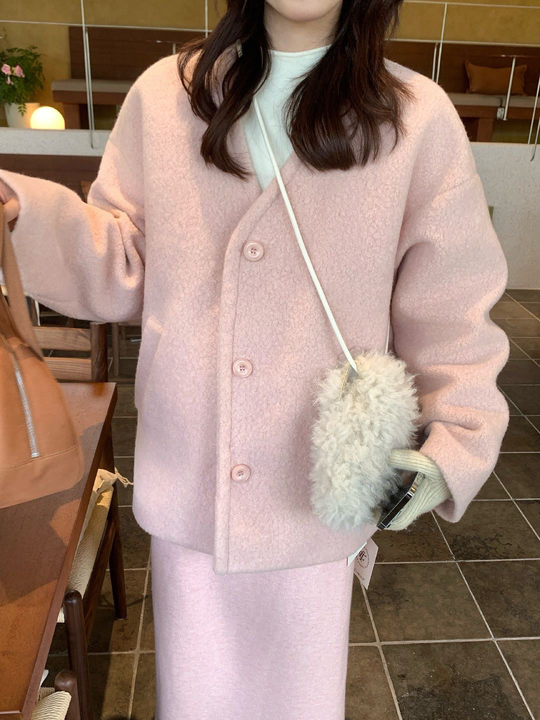 // 寬鬆版型夾棉V領毛呢外套