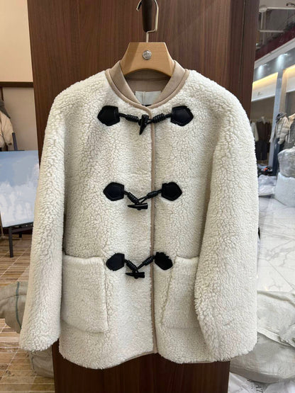 // 高品質拼扣麂皮邊牛角鈕毛毛外套