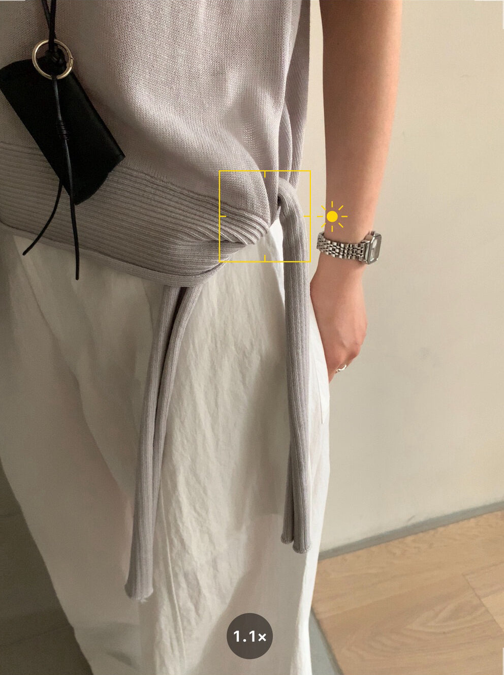 // lyocell麻織紋側綁帶遮肩背心NT