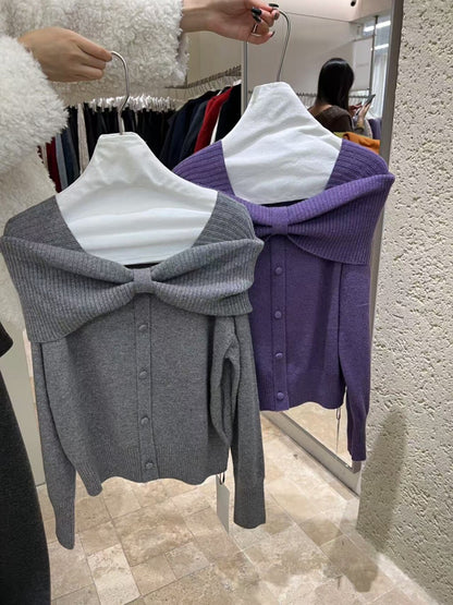 // 57%wool蝴蝶結一字領排扣NT