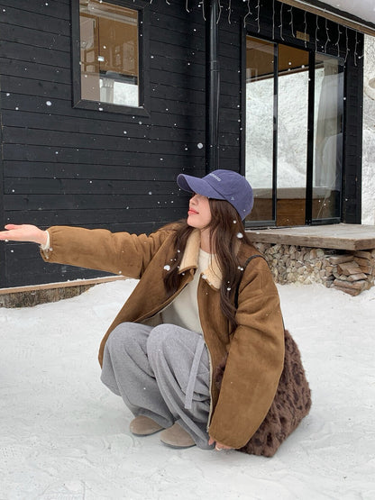 // 皮毛一體毛毛圓翻領麂皮外套