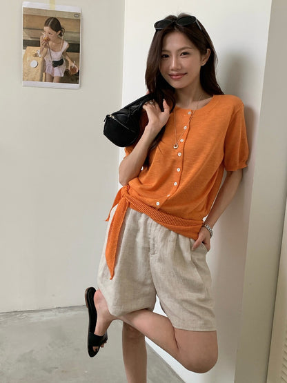 // 天絲麻圓領排扣CD連披肩