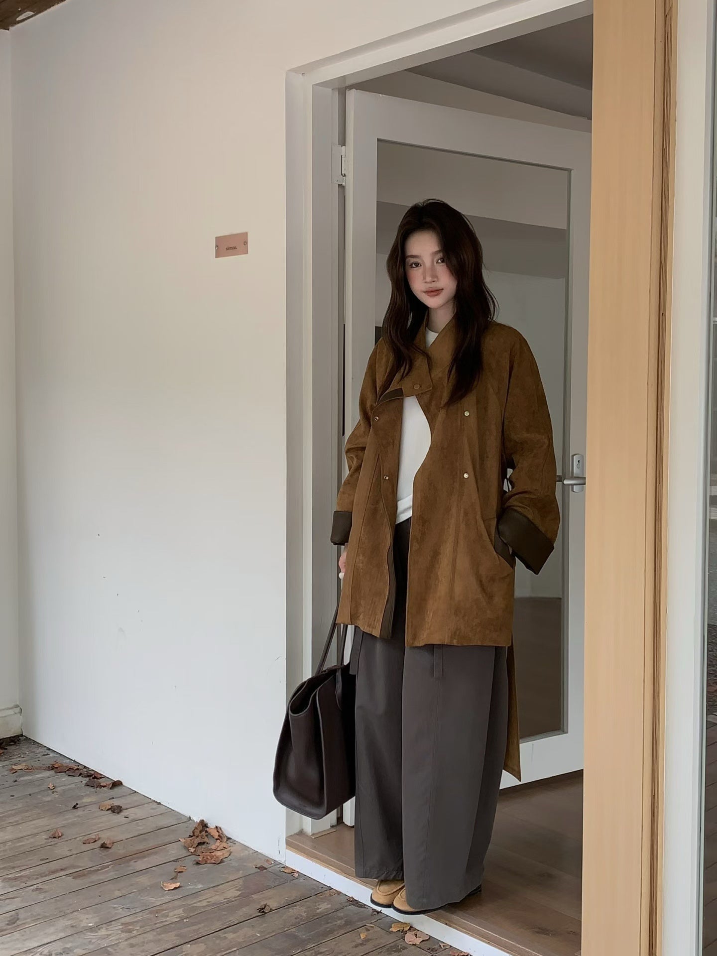 // 帥氣麂皮絨可立領拼皮外套