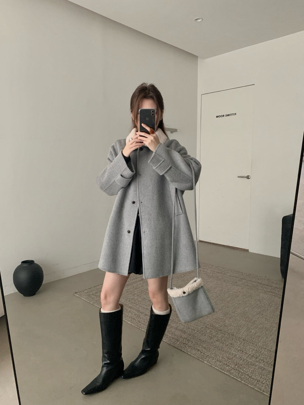 // 100%羊毛拼毛毛領中長手工外套(連袋仔)