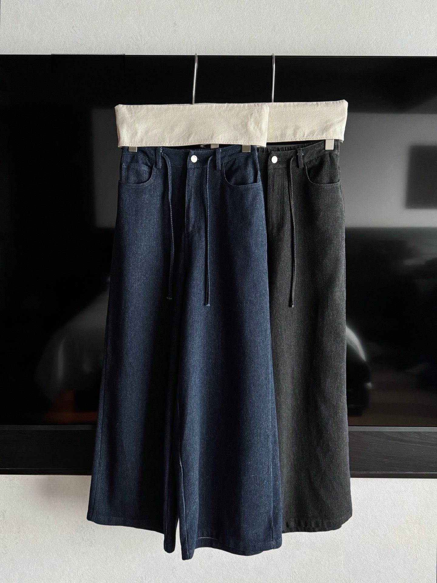 // 超直褲型抽繩綁帶腰軟牛仔褲