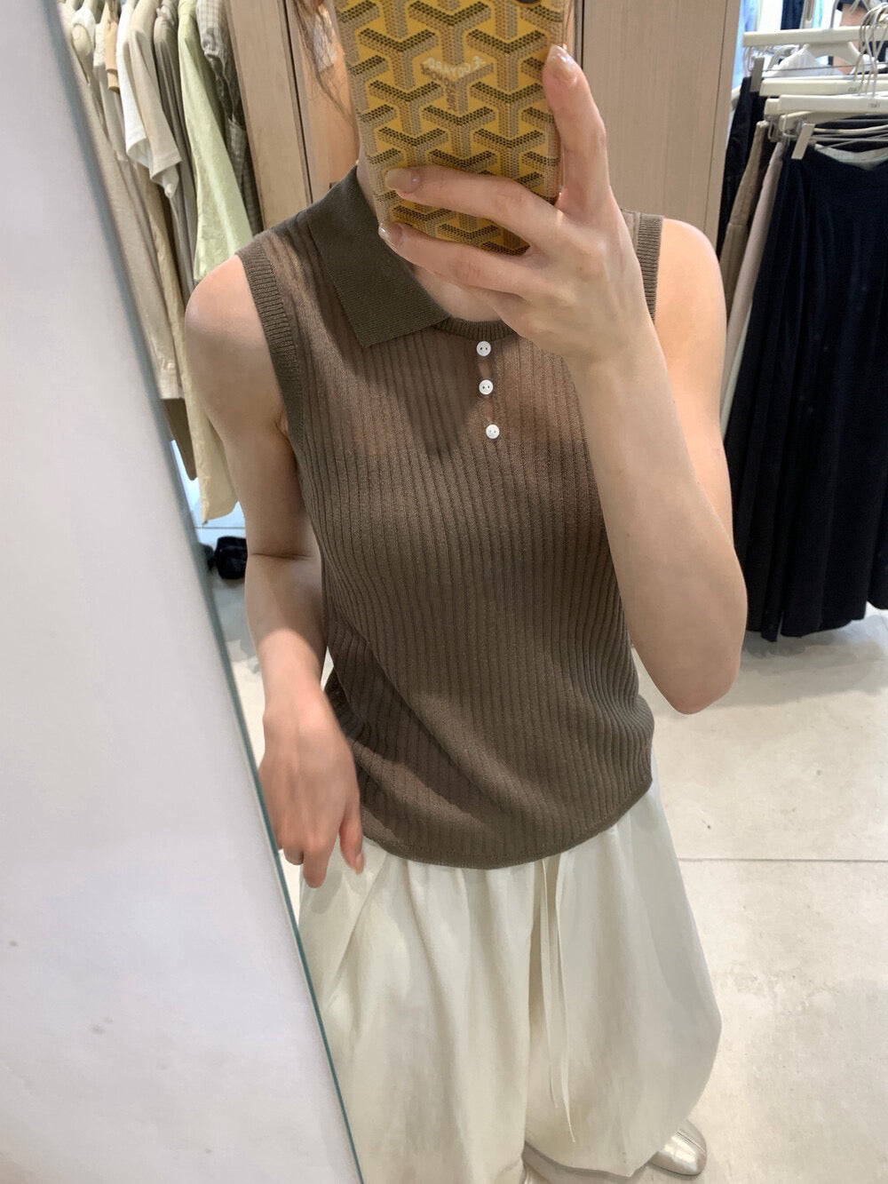 // 精緻感小鈕扣翻領針織背心