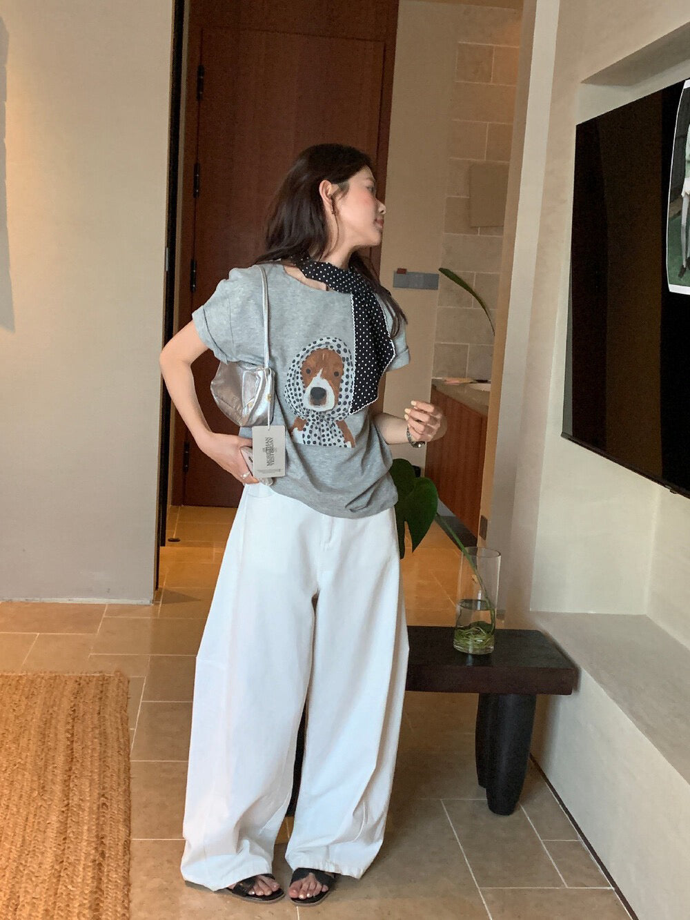 // 可愛頭巾小狗TEE(連領巾)