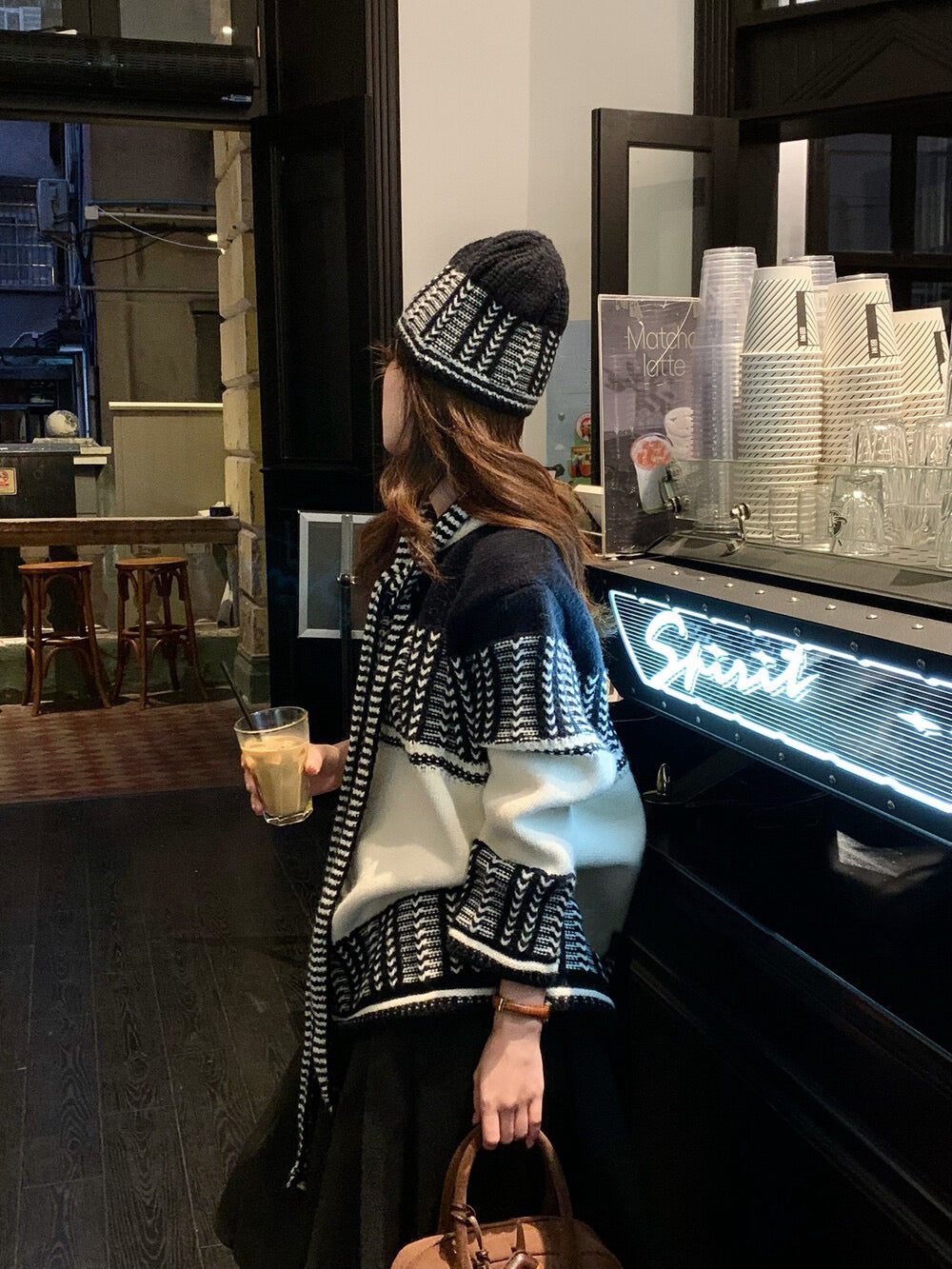 // 復古撞色特別織紋毛衣(連頸巾+帽)