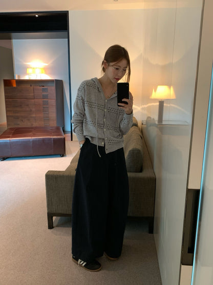 // 心心刺繡鏤空通花連帽CD