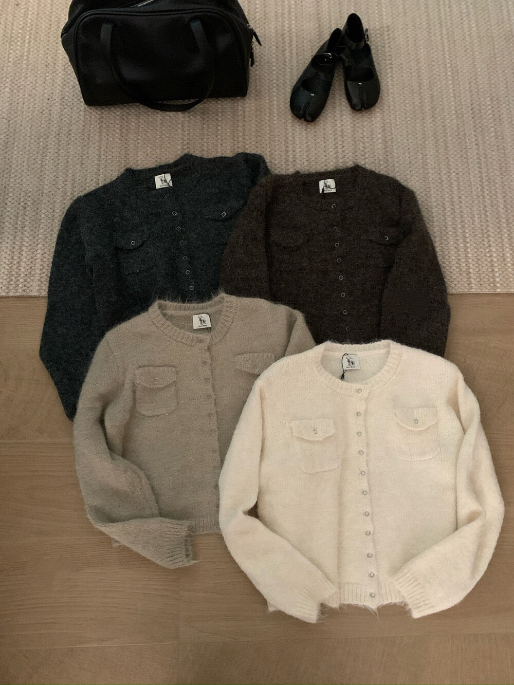 // 超軟糯雙口袋圓領CD