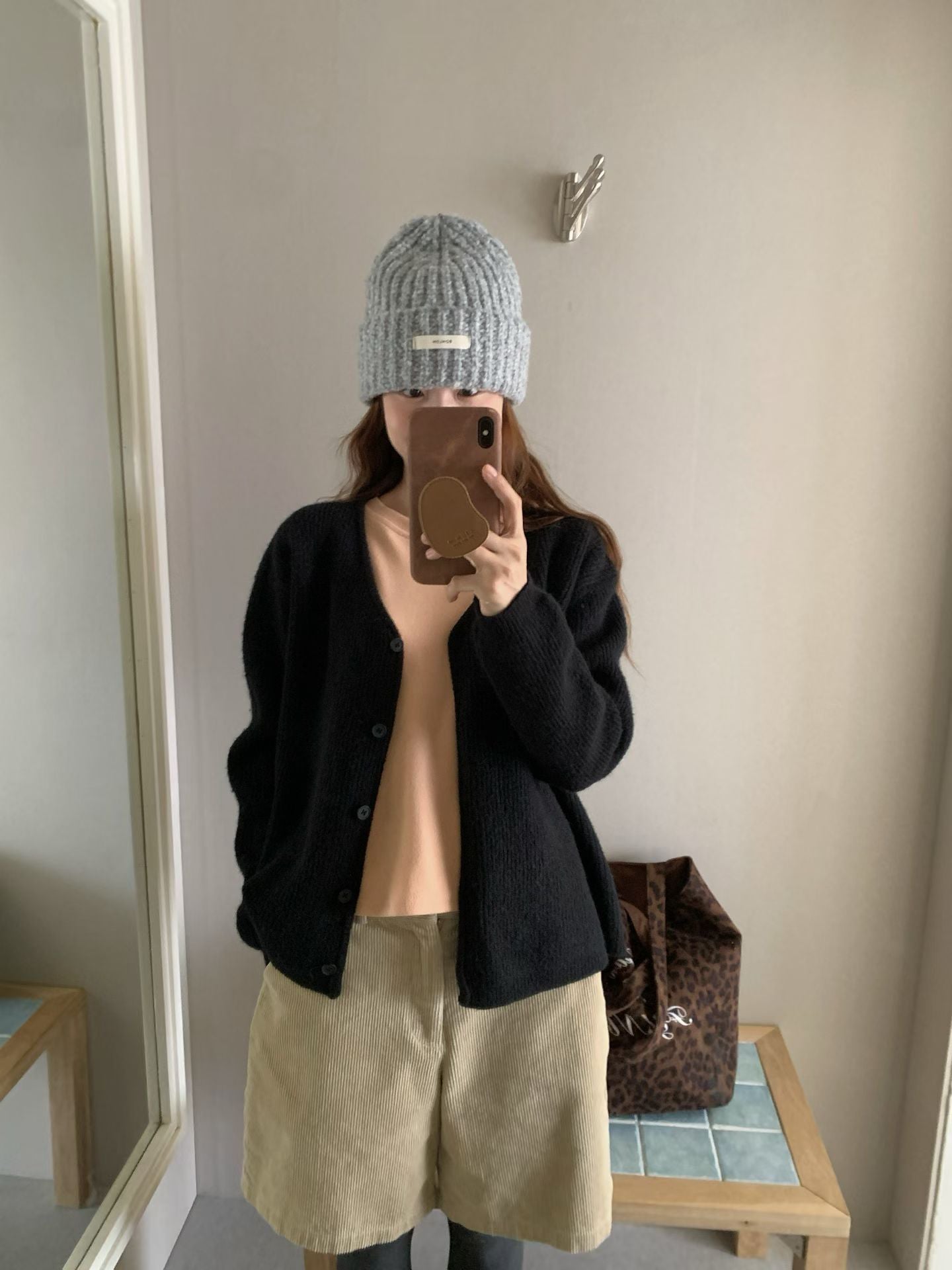 // 12色超美色系V領排扣羊絨紗CD