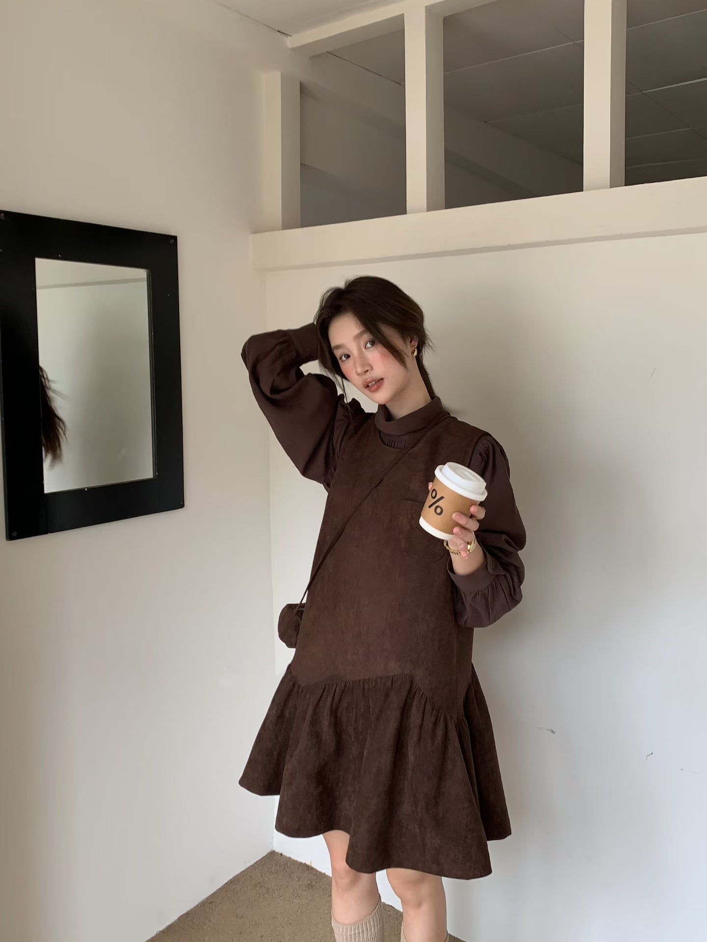 // 壓褶翻領silky BL+麂皮絨荷葉腳背心OPS套裝(連袋仔)