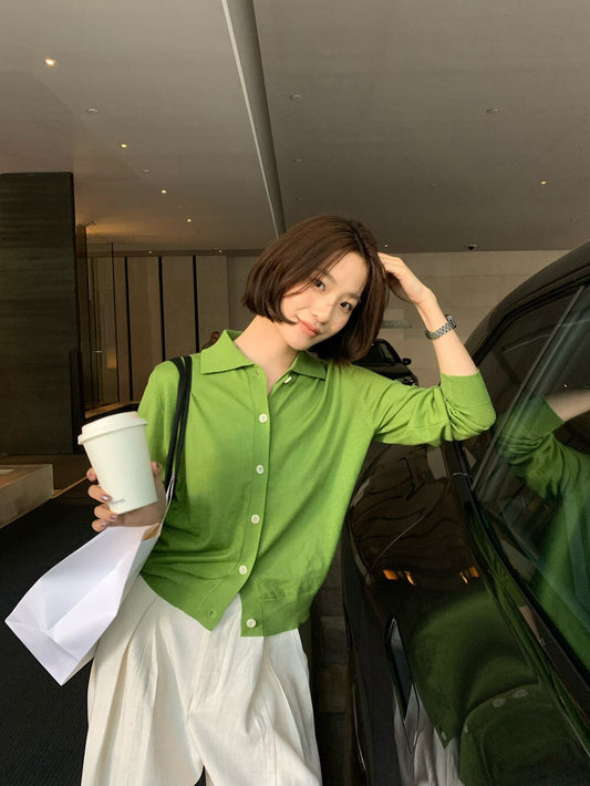 // 簡約風翻領排扣針織上衣