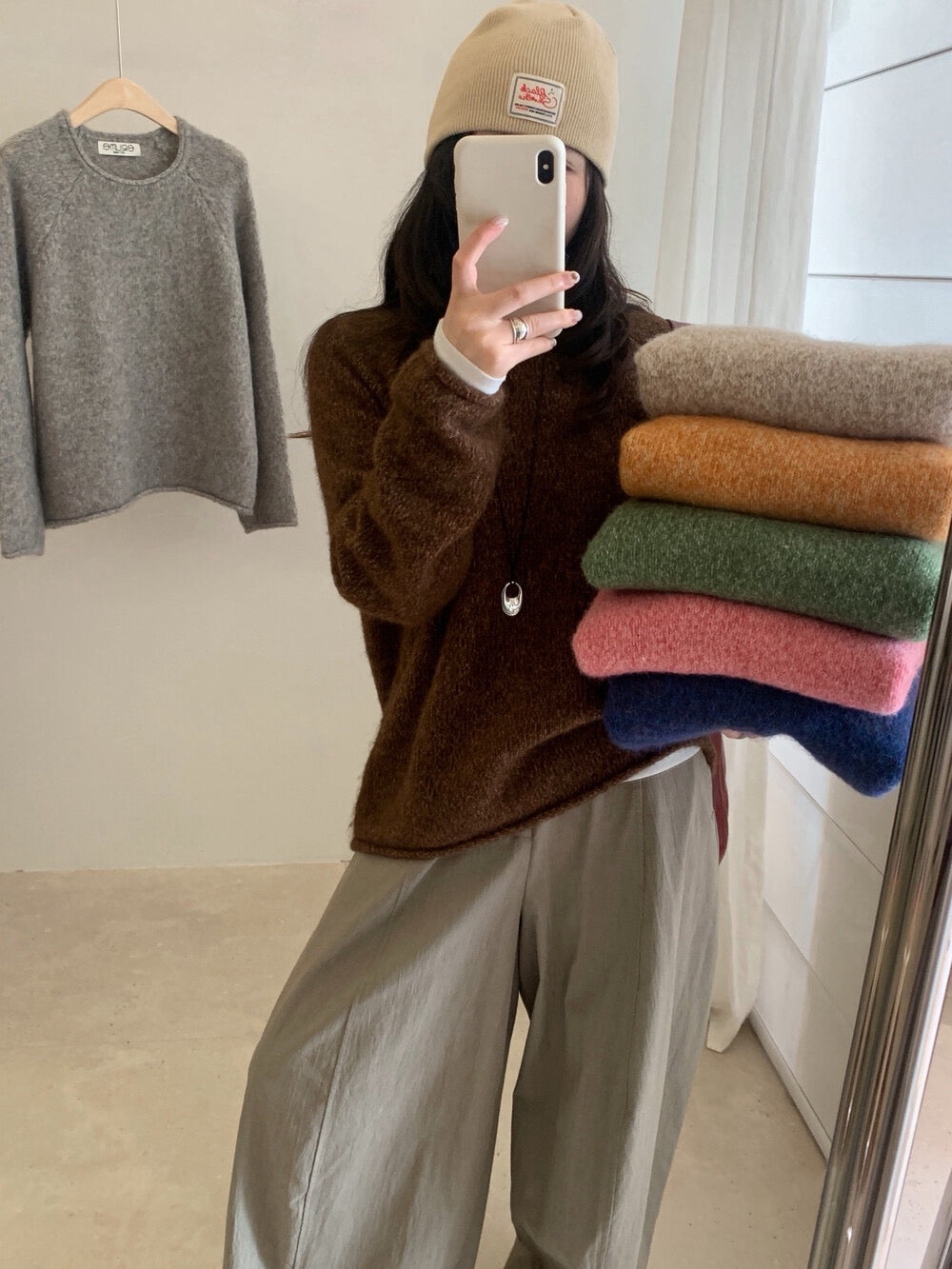 // 5%兔毛混針花線圓領卷邊毛衣