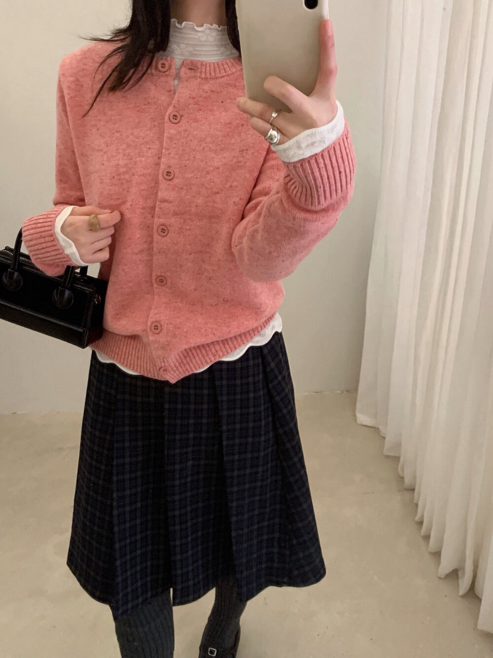 // 100%羊毛混點圓領CD