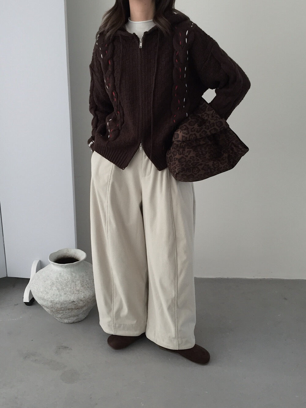 // 特別織紋撞色線麻花連帽CD