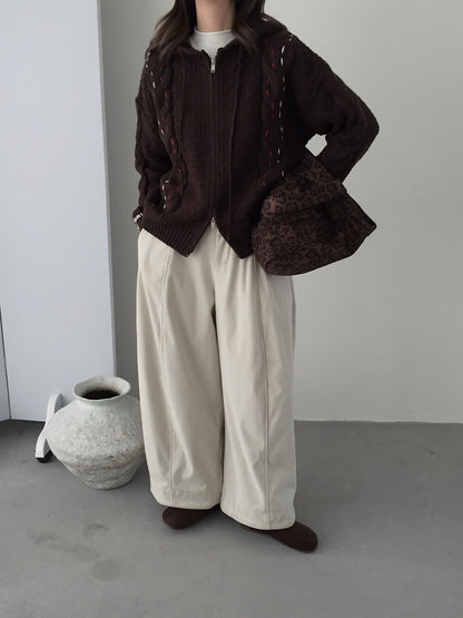 // 特別織紋撞色線麻花連帽CD