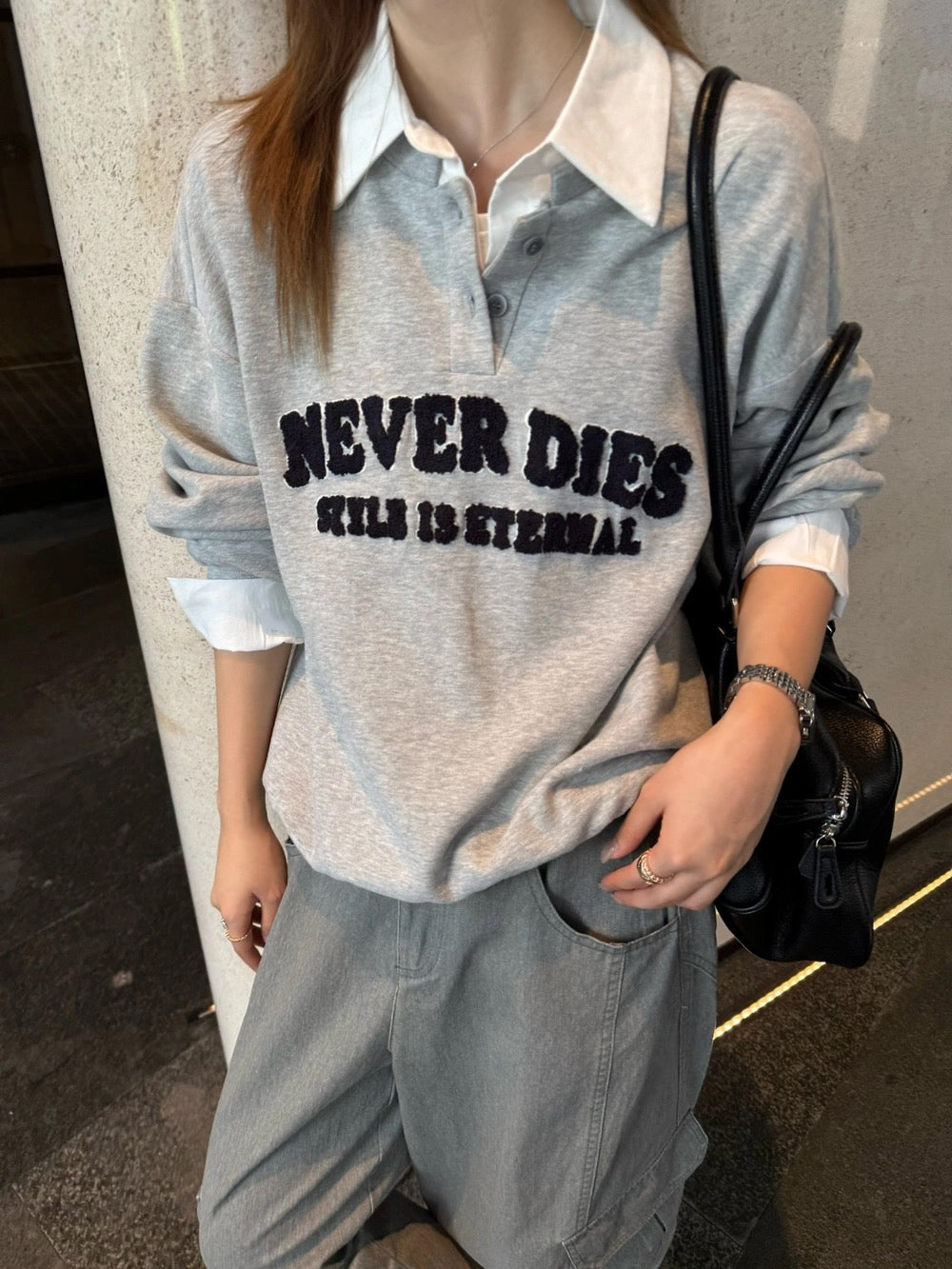 B186 / 假兩件拼接翻領字母刺繡寬鬆衛衣