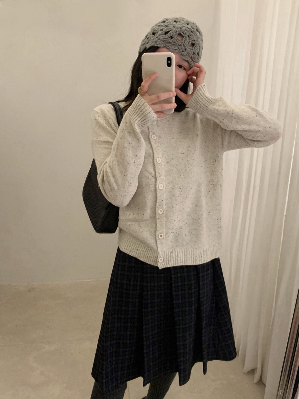 // 100%羊毛混點圓領CD