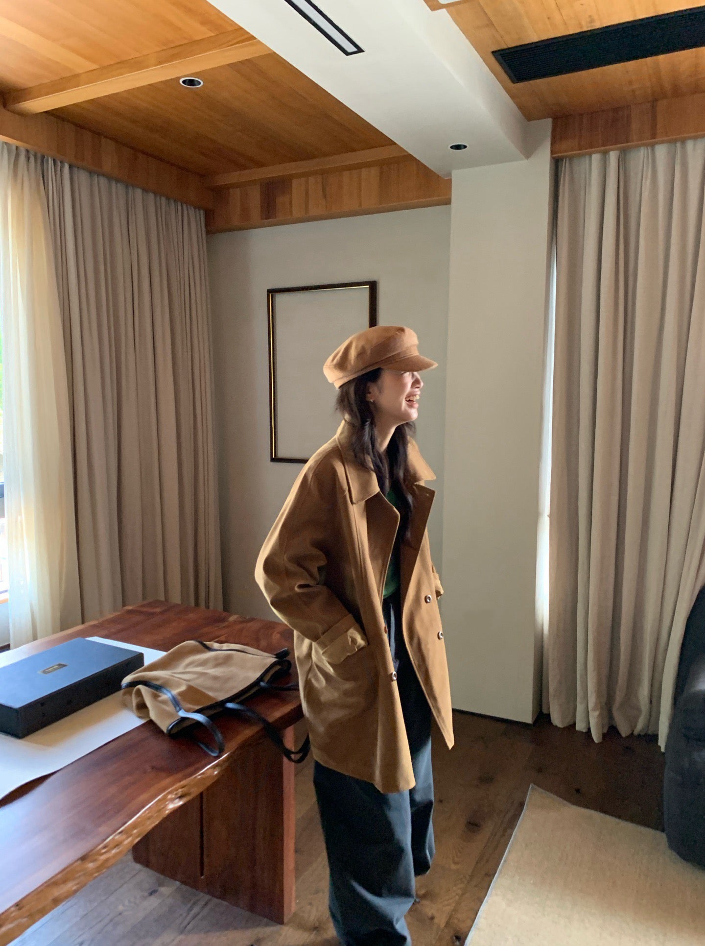 (現貨) // 薄款麂皮絨中長翻領外套