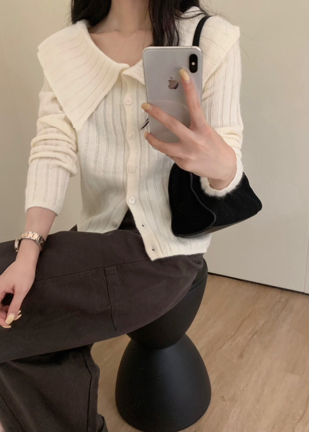 // 50%綿羊毛+20%alpaca可一字領直坑紋大翻領NT