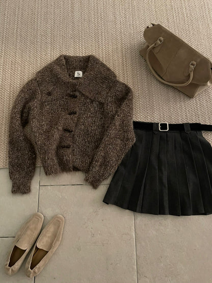 // 慵懶復古大翻領軟糯牛角鈕CD