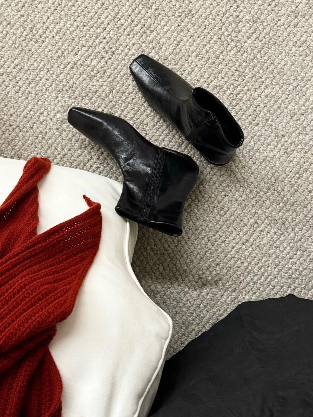 // 真皮中線小方頭短boot