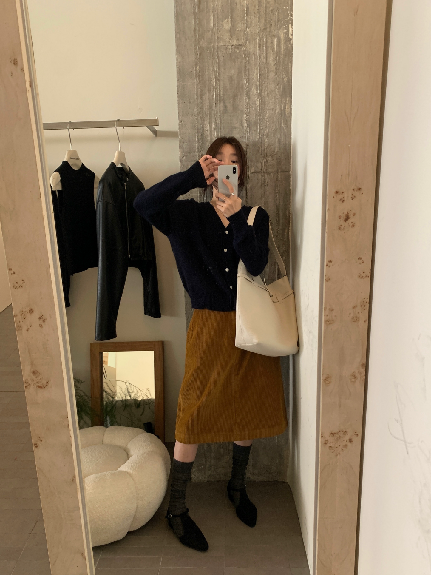 (部分現貨) // 復古感燈芯絨五分中裙