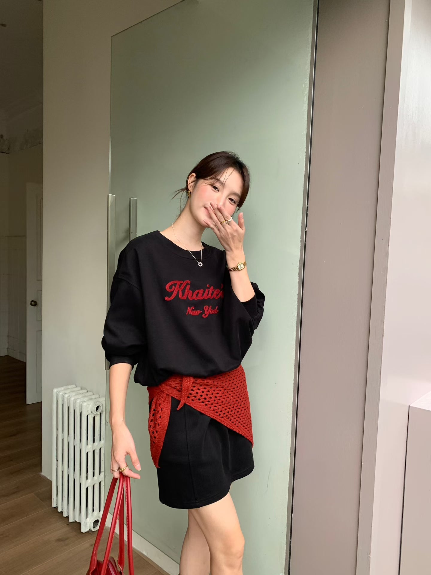 // 超美刺繡字衛衣+抽繩短裙兩件套(連針織披肩)￼