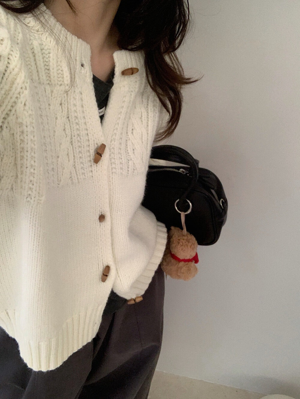 // 復古木鈕半麻花圓領CD