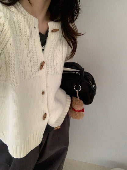 // 復古木鈕半麻花圓領CD