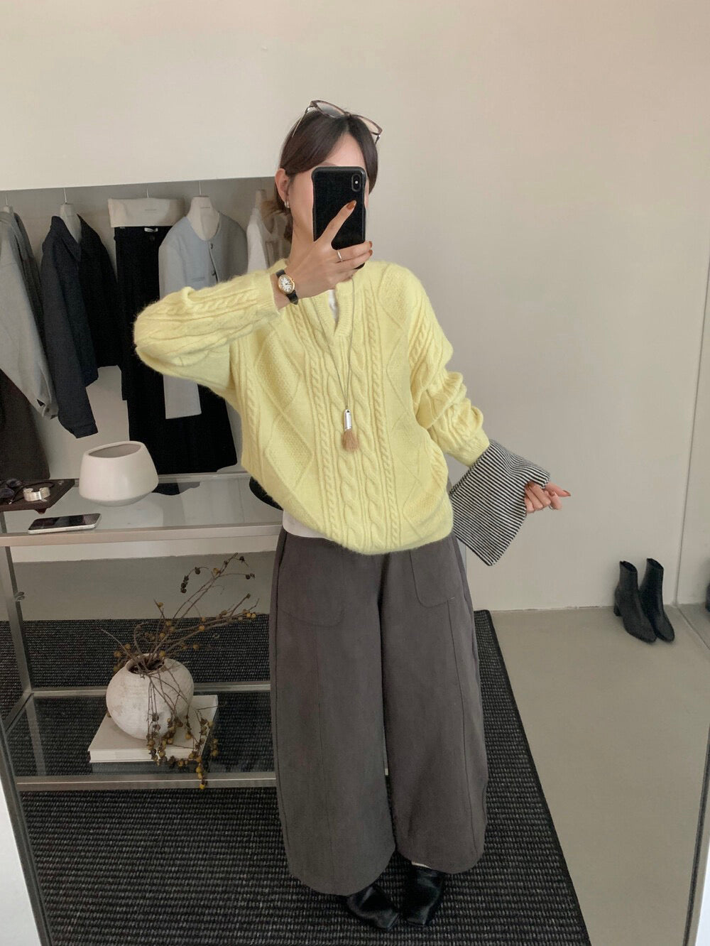 // 超軟糯小V領口麻花NT