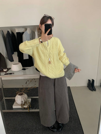 // 超軟糯小V領口麻花NT