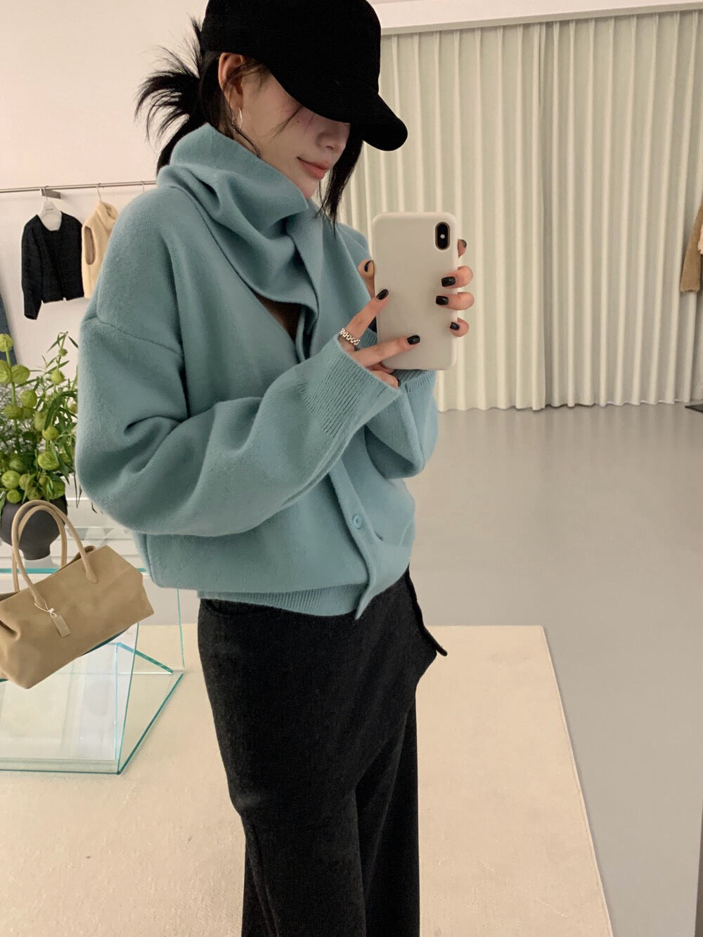 // 特別鈕扣設計連頸巾親膚CD