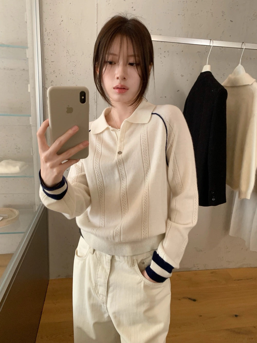 T255 / 復古感鏤空織紋撞色邊polo針織上衣(50%WOOL)