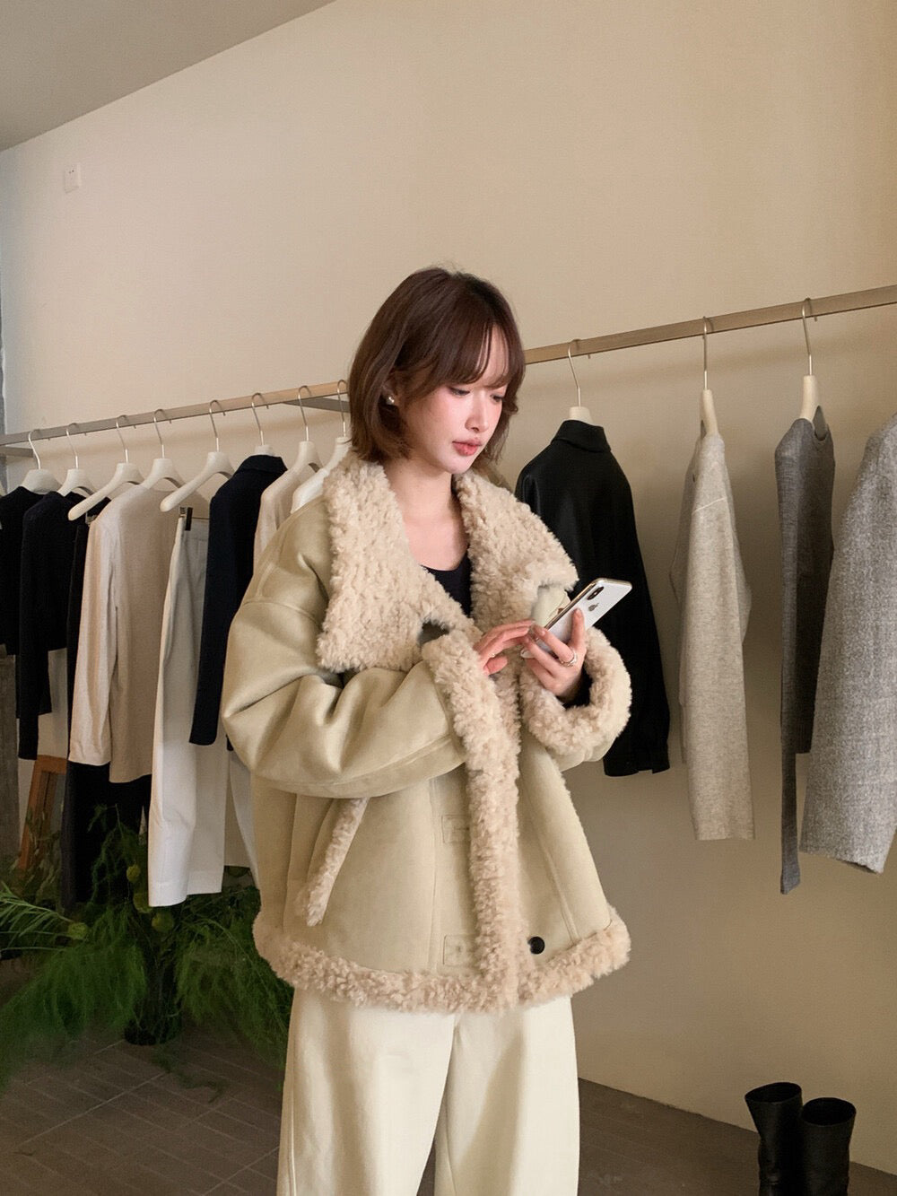 // 性價比極高皮毛一體羊羔毛麂皮外套