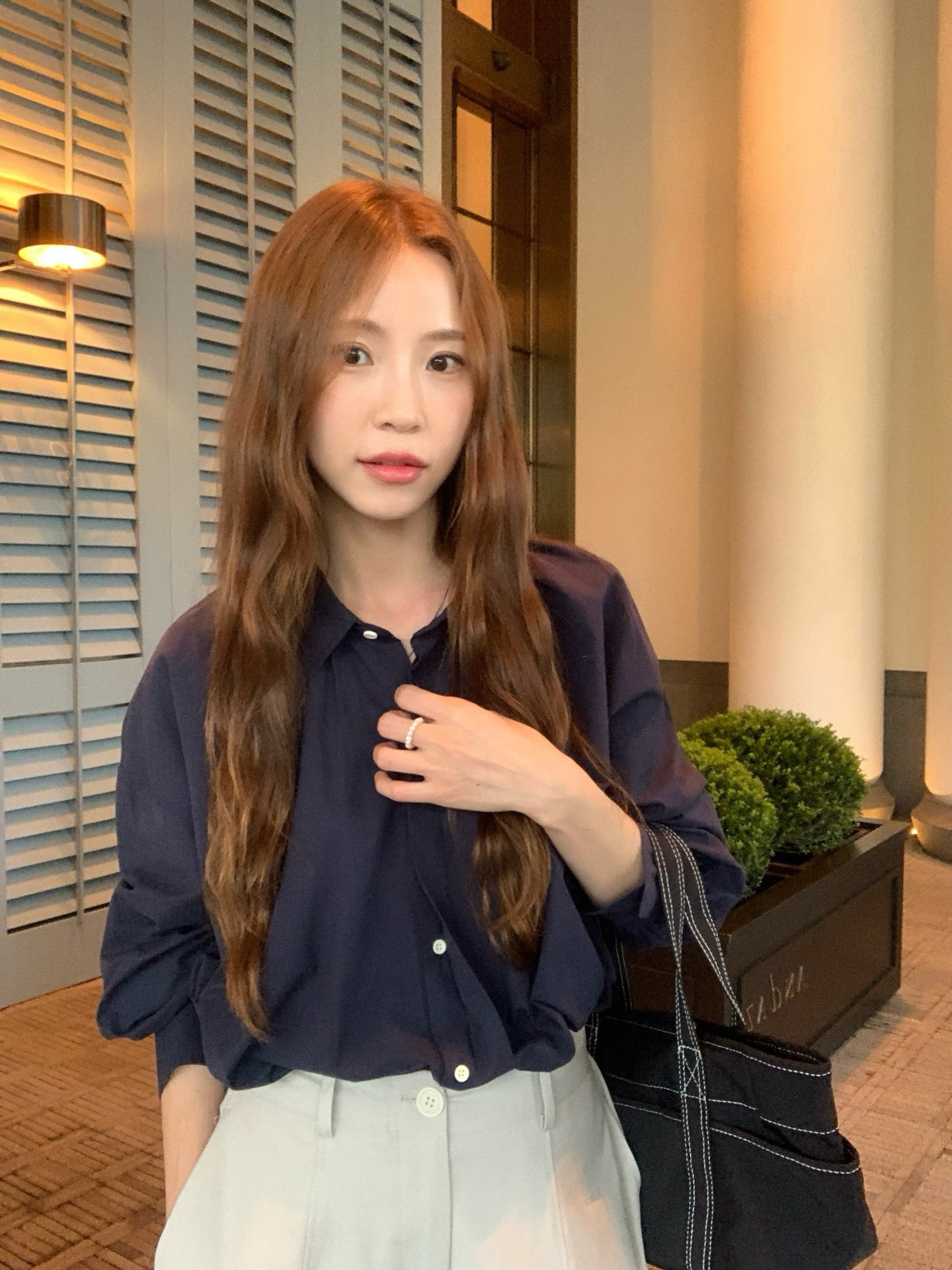 // 暗扣打褶設計側廓型鬆弛感簡約SH