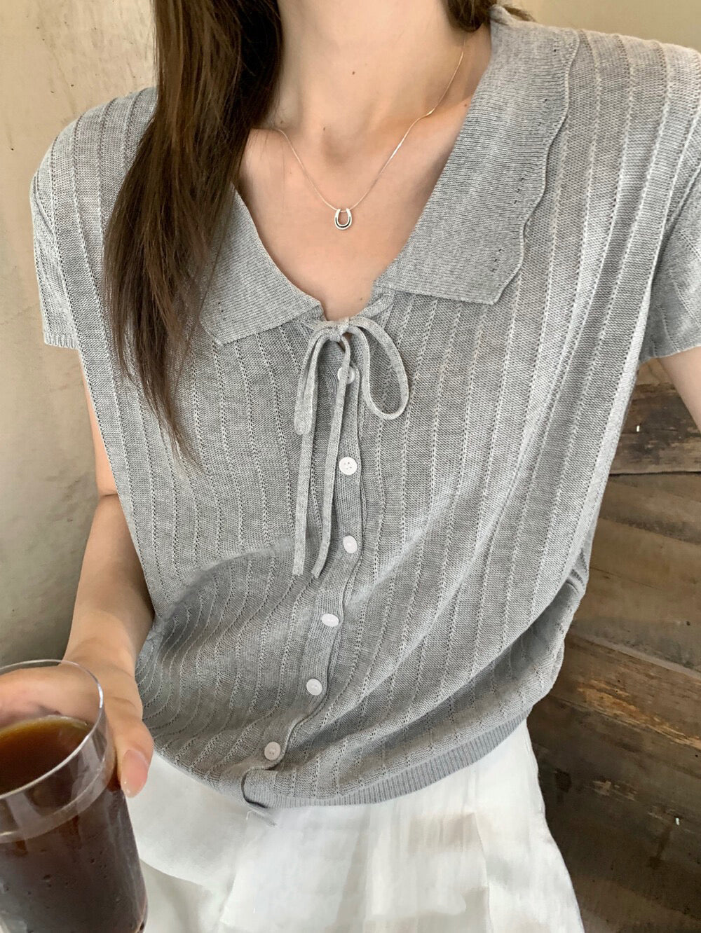 // 花邊翻領綁帶直紋麻質針織上衣