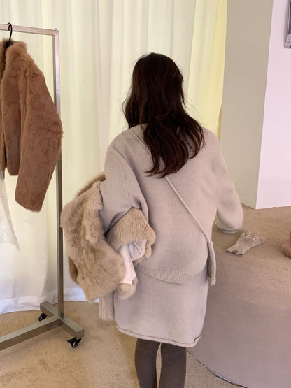 // 超舒服軟糯毛衣+短裙+袋仔三件套