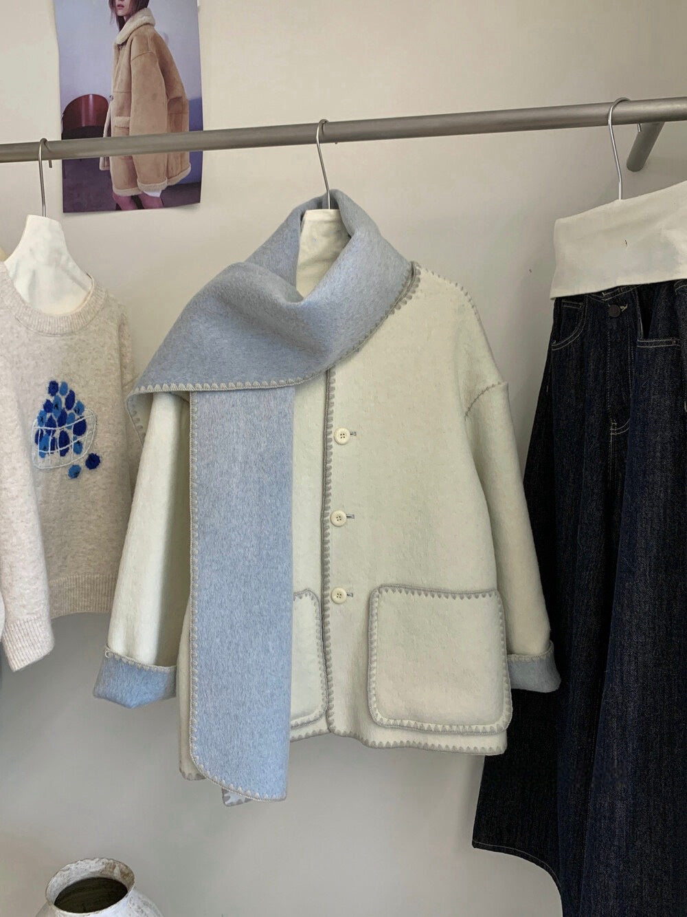 // 可雙面穿撞色縫邊70%羊毛外套(連頸巾)