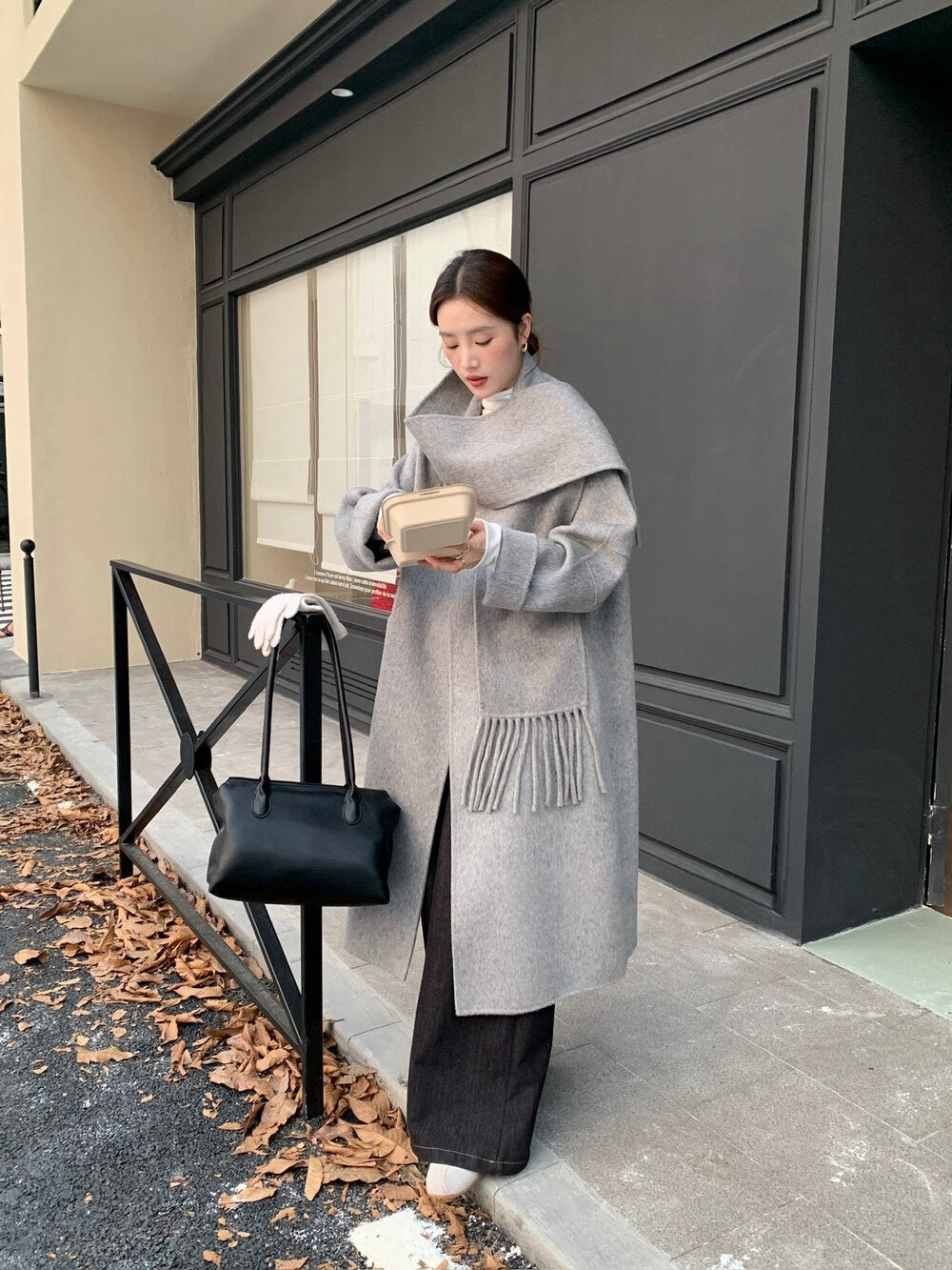 // 100%wool簡約圓領手工雙面長外套(連頸巾)