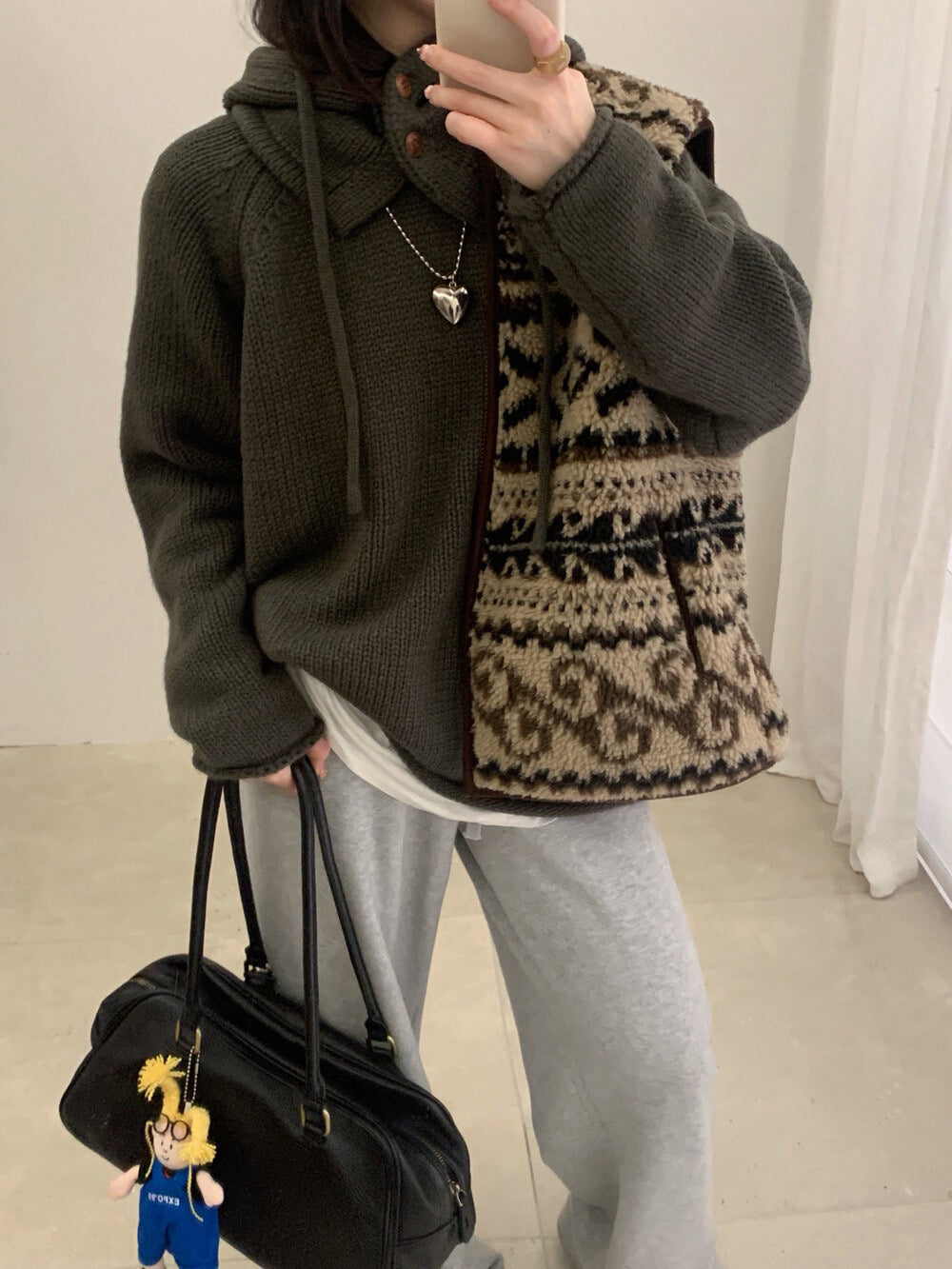 // 棉感卷邊圓領連鈕扣帽毛衣