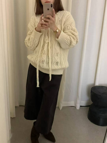 // 超美造型感麻花綁帶毛衣