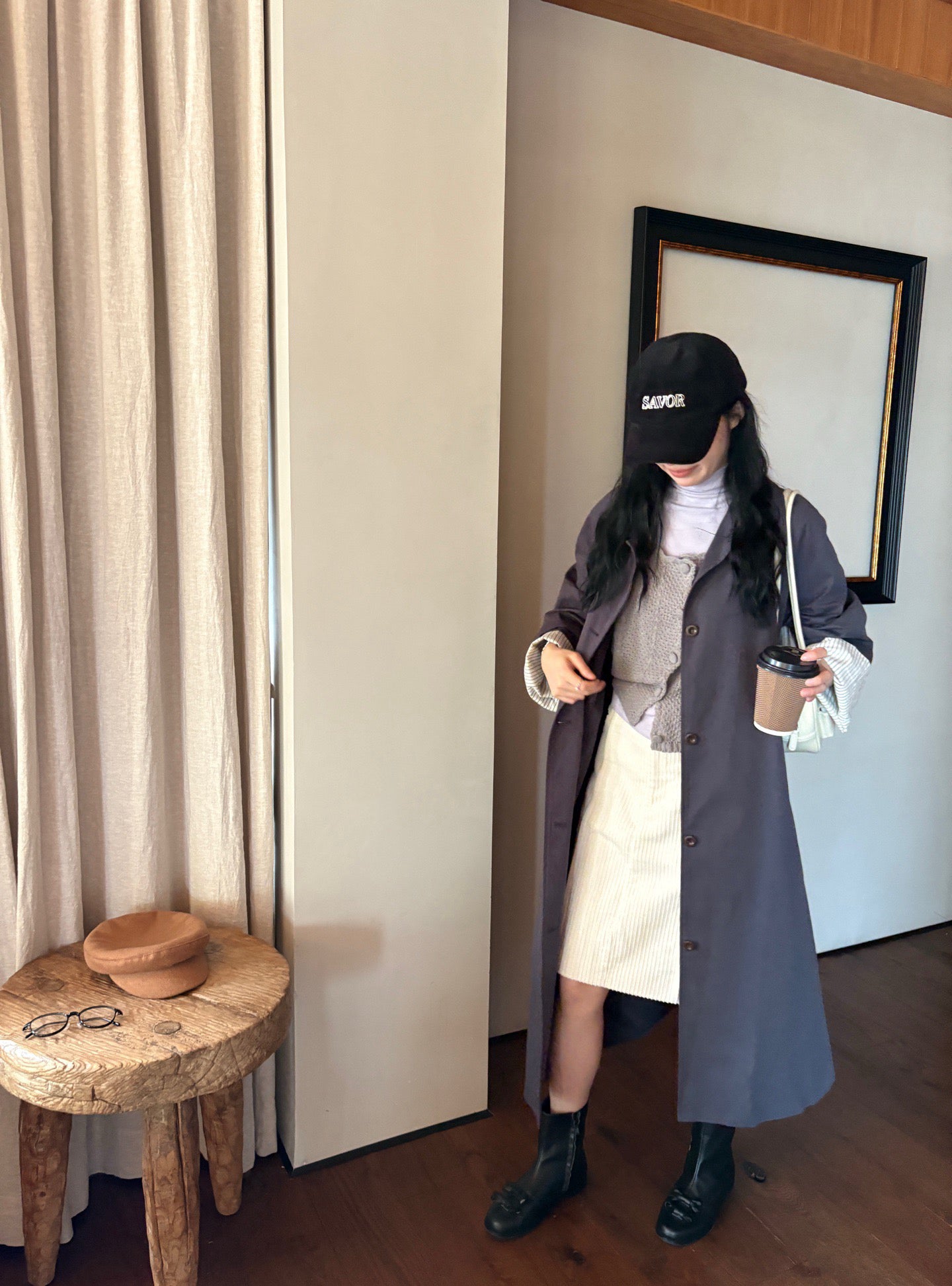 // 背後鈕扣設計翻領長款trench coat