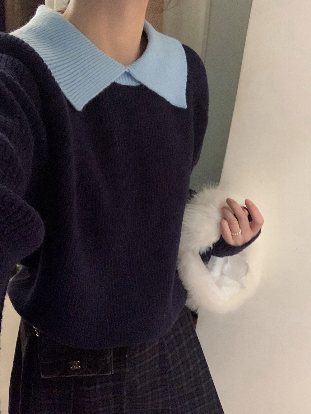 // 部分撞色翻領插肩毛衣