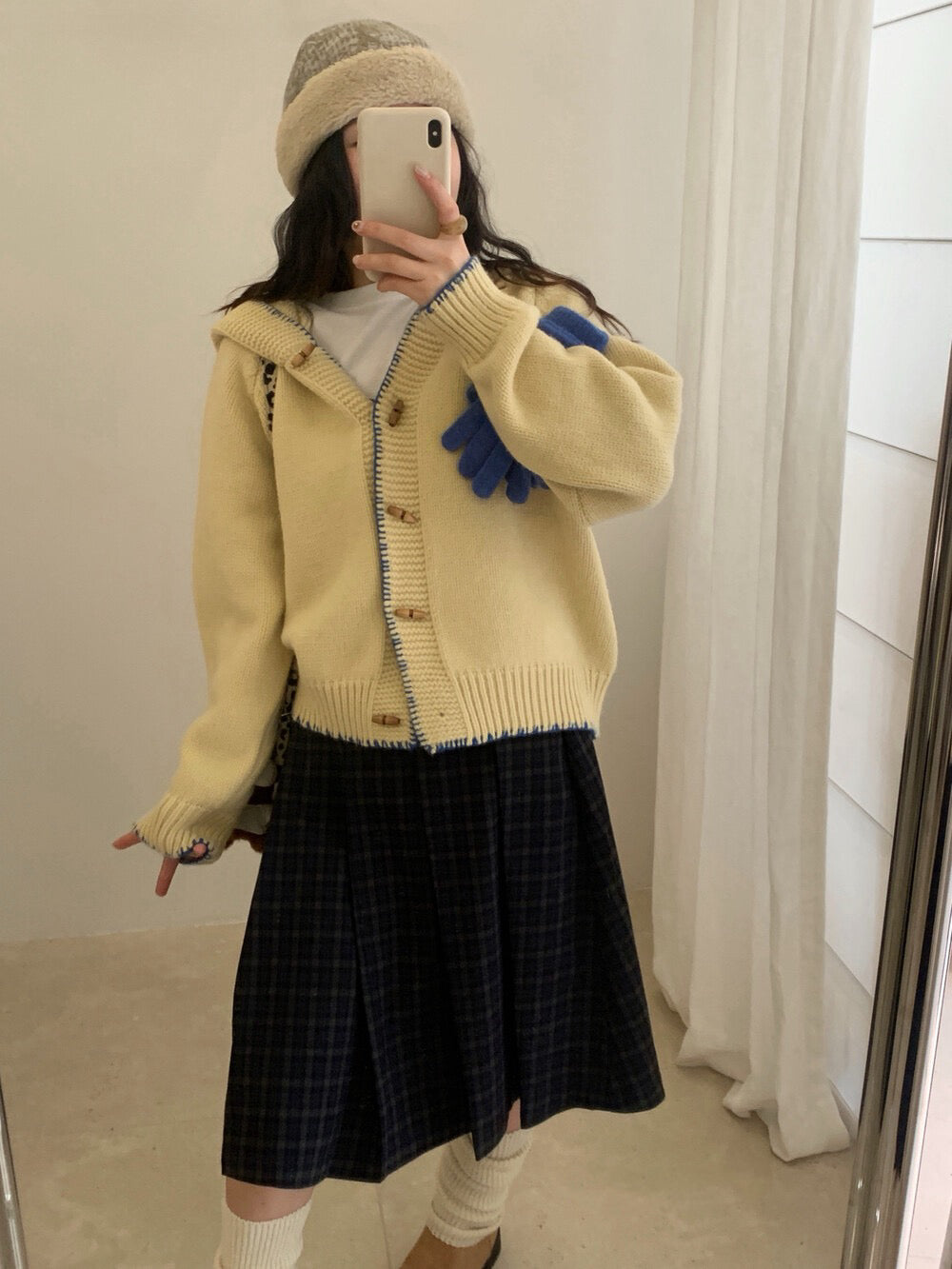 // 設計感撞色縫線包邊牛角鈕連帽CD