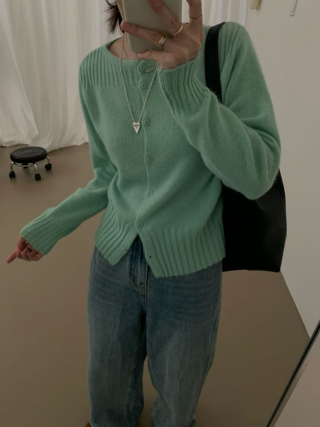 // 粗織紋邊特別領口CD