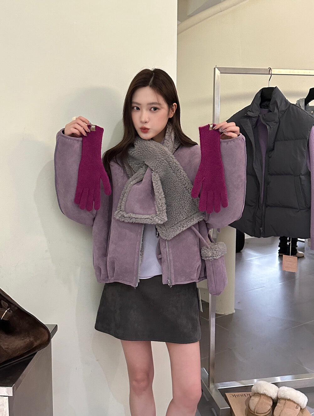 // 皮毛一體圓領拉鏈外套(連頸巾+袋仔)