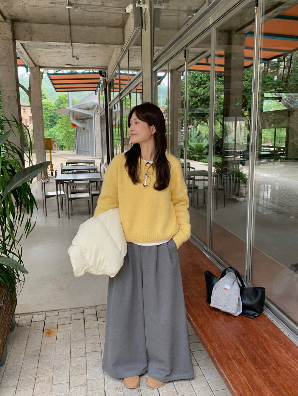 // 壓褶顯瘦加絨闊腳西褲